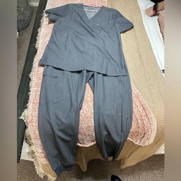 FIGS gray scrubs size medium top, large joggers - Picture 3 of 9